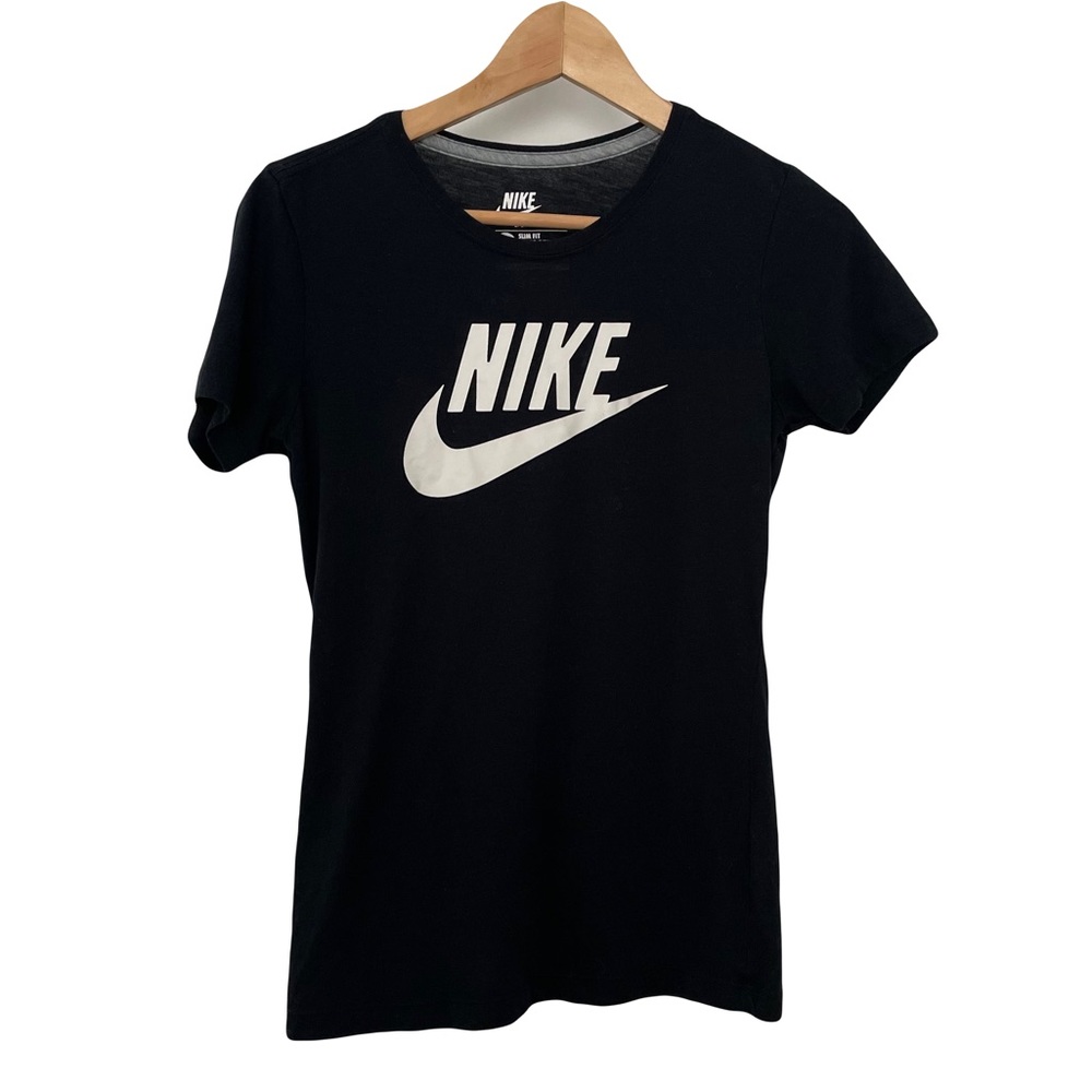 NIKE Slim Fit Short Sleeve Logo Swoosh T-Shirt - Excellent Pre-Owned, Bl…